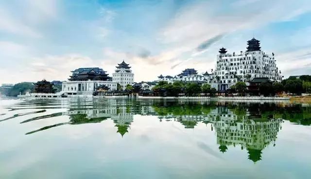 阎良龙游宫最新动态，游玩指南与技能学习步骤全解析