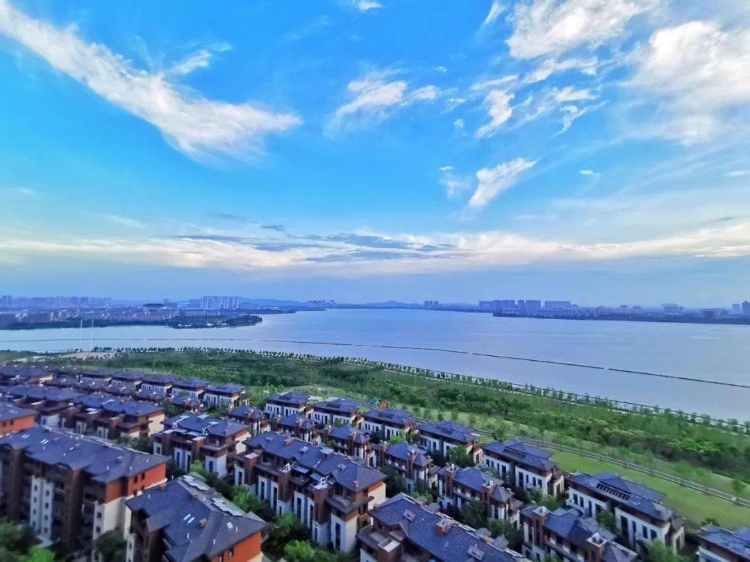 楚天都市沁园最新动态,楚天都市沁园最新动态，变化中的学习，自信与成就感的源泉