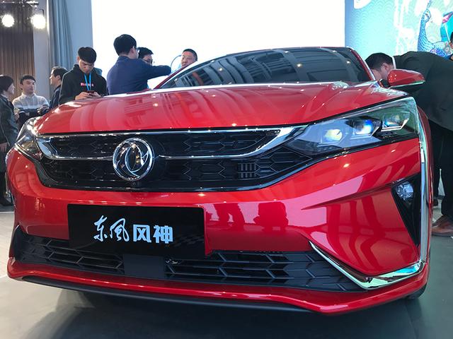 东风最新三厢，时尚设计与卓越性能的完美融合