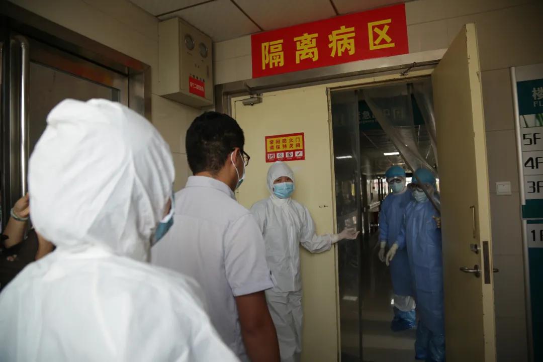 新冠疫情下小城的温馨抗疫日常最新动态