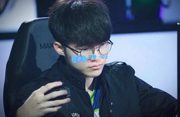 LOL比赛专用眼镜，赛场上的视觉利器