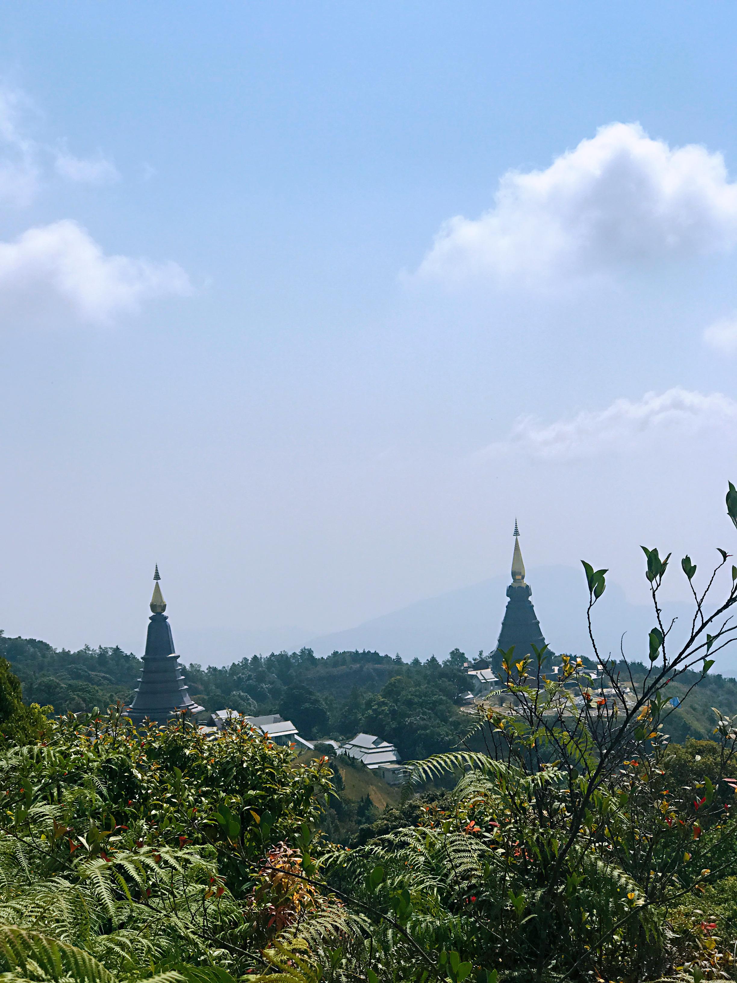 暖山之旅，探寻近期房价与内心宁静的交汇点