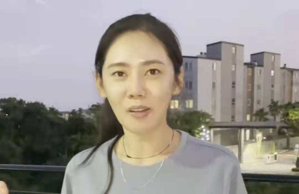 秋瓷炫近况，展现变化中的力量与自信之光