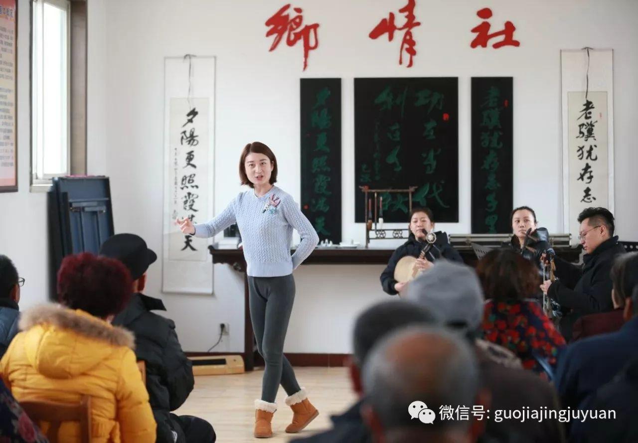 京剧演员付佳，舞台璀璨明珠与温暖生活的交融