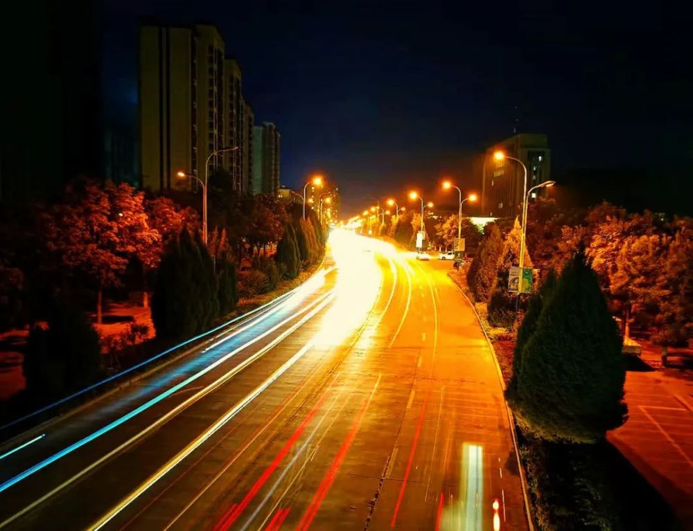 夜涩吧新址,夜涩吧新址，温馨有趣的日常故事