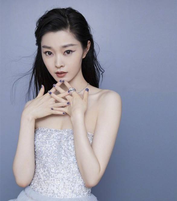女明星宋轶，科技新宠引领未来生活