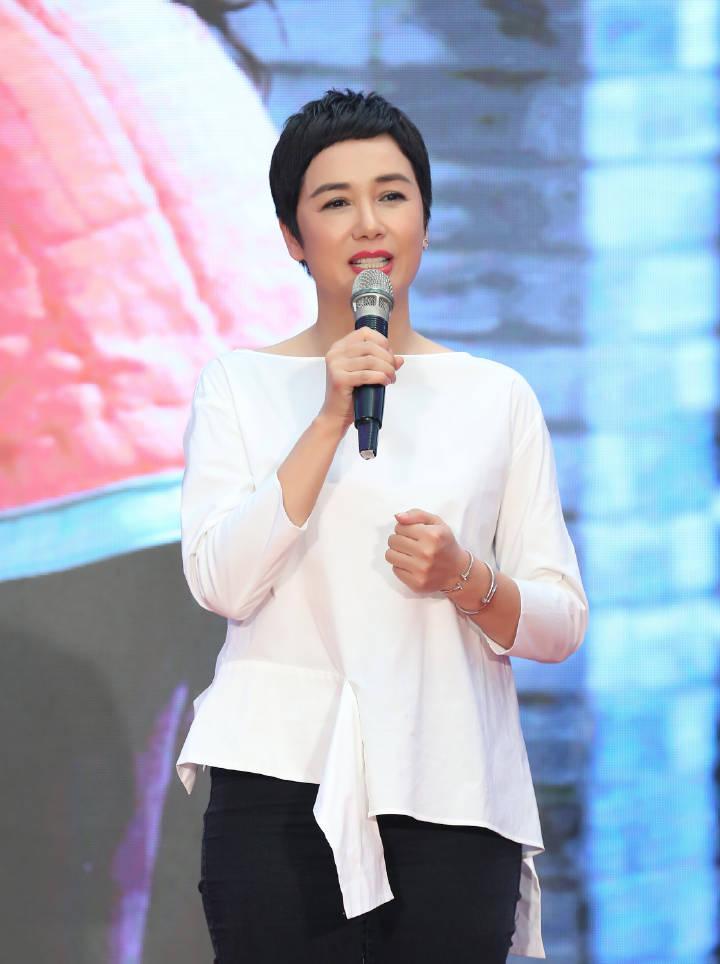 最新短发造型图集，时尚风潮的演变与影响全解析