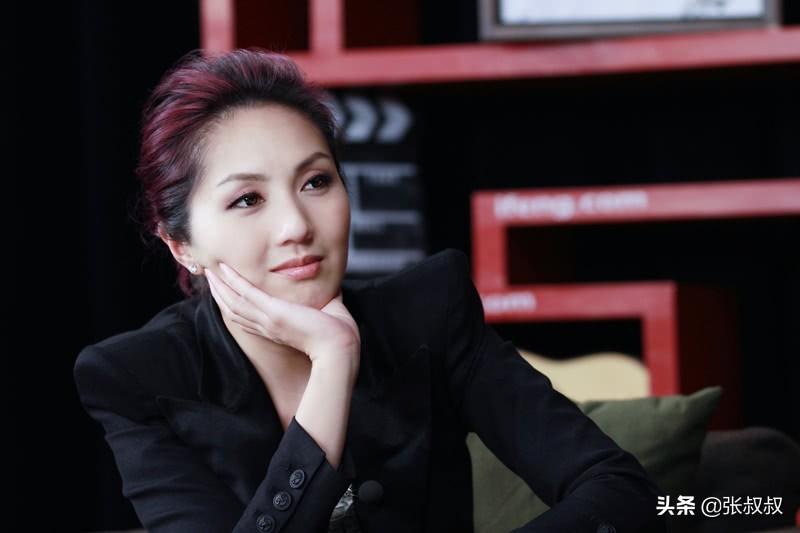 水瓶座明星大全及探索自然美景之旅，寻找内心的平和与宁静