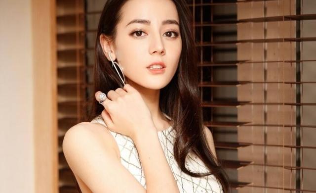 近距离接触明星的绝佳机会，快见明星合成交友活动开启！