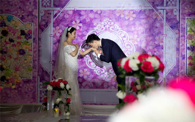 新婚辞深情最新，变化、学习与自信的力量赋予爱情与人生的力量
