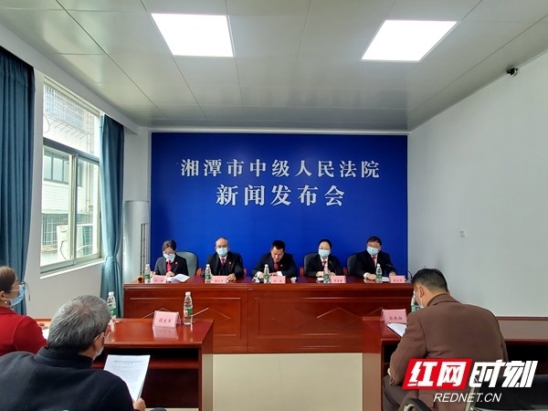 最新司法审判及其背后的故事与小巷中的美食天堂探索