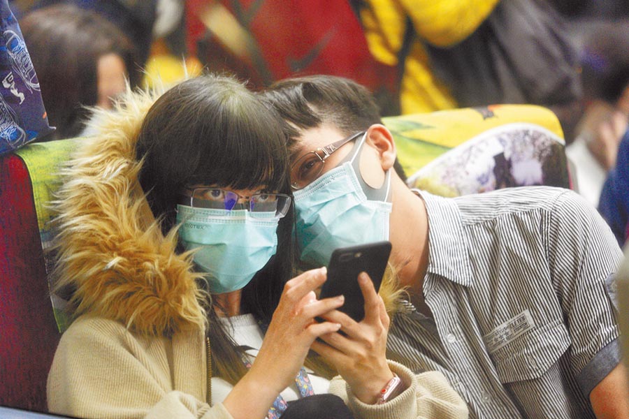 疫情下情侣的甜蜜日常与趣事分享