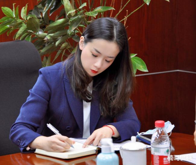 欣新老公个人信息揭秘，自然美景探索之旅的伴侣